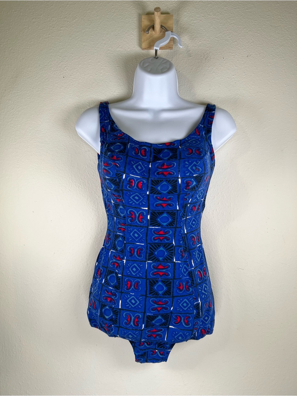 Vintage Linda Lu Women’s Blue Geometric One-Piece Swimsuit with Red Accents